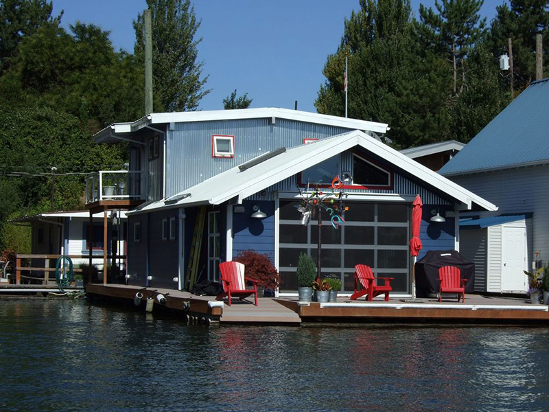 Do you have to pay property tax on a house boat?
