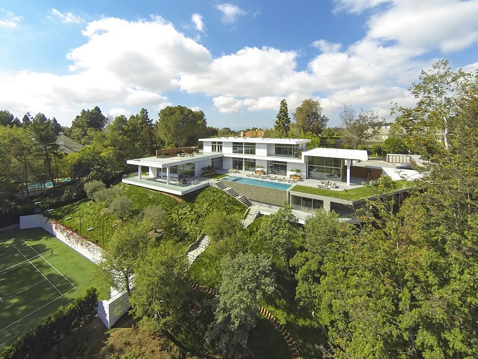 Beverly Hills Modern House 10 Stunning Modern Mansions for Sale in LA