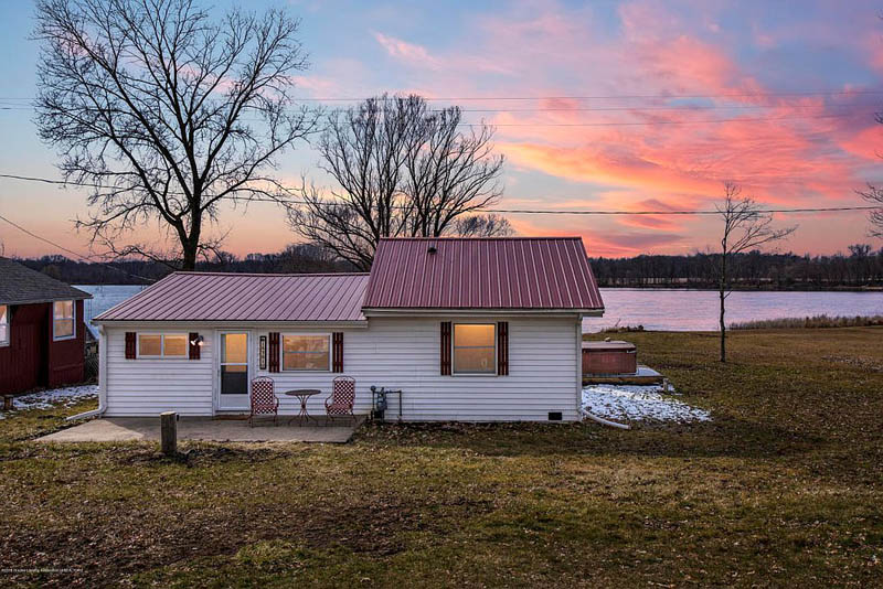 9 Waterfront Homes Under 300 000