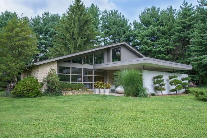 10 Mid-Century Modern Listings Just in Time for 'Mad Men'