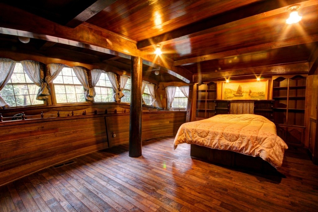 Decorating Bedroom To Look Like A Ship Galley