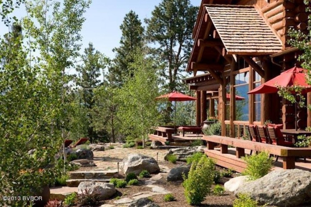 House of the Week: Montana Mansion Built Lincoln Log-Style