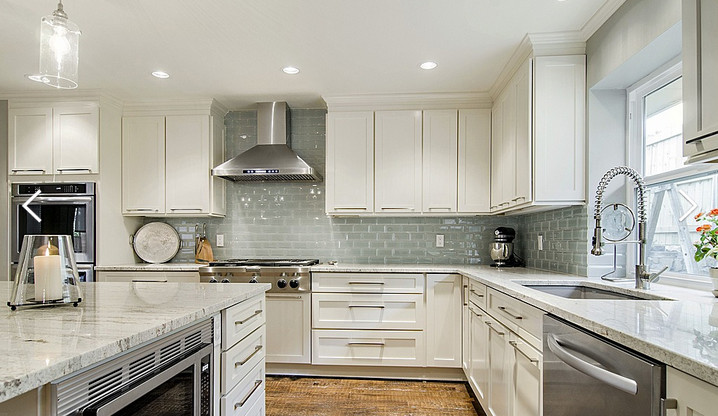 Minimalist Kitchen Design: Clean Look and Lines - Zillow Porchlight  Minimallist kitchen