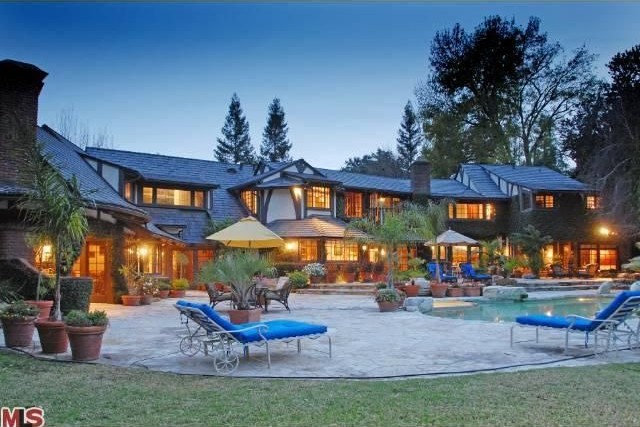 Ryan Stiles Sells Encino Home for a Loss