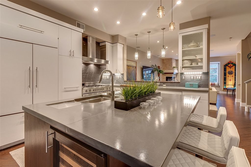 10 Homes for Sale With Amazing Kitchens