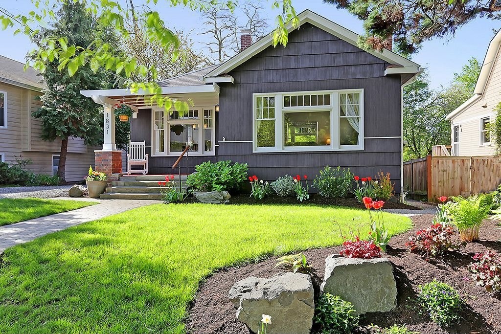 4 DIY Tips for Boosting Curb Appeal