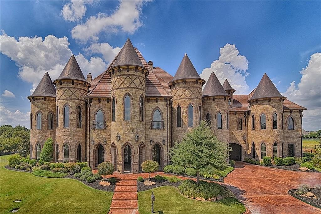 7 Real Life Castles Fit For Royal Residents