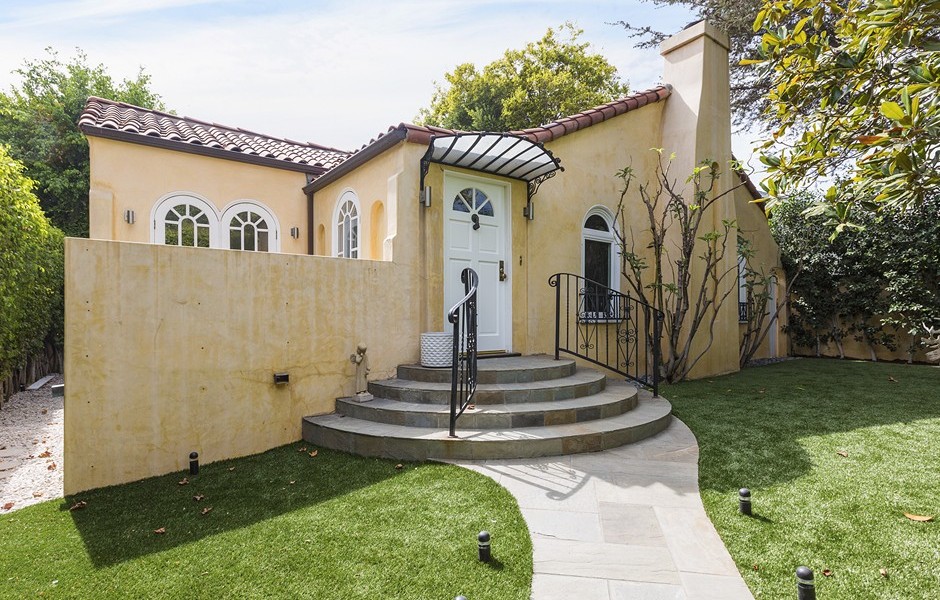 Photo: la maison de Faye Dunaway en Los Angeles, California.
