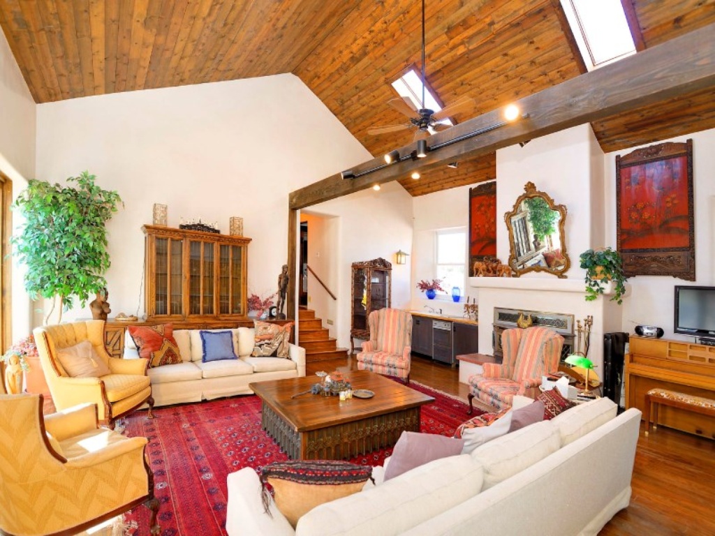 Shirley MacLaine Selling New Age Retreat in New Mexico