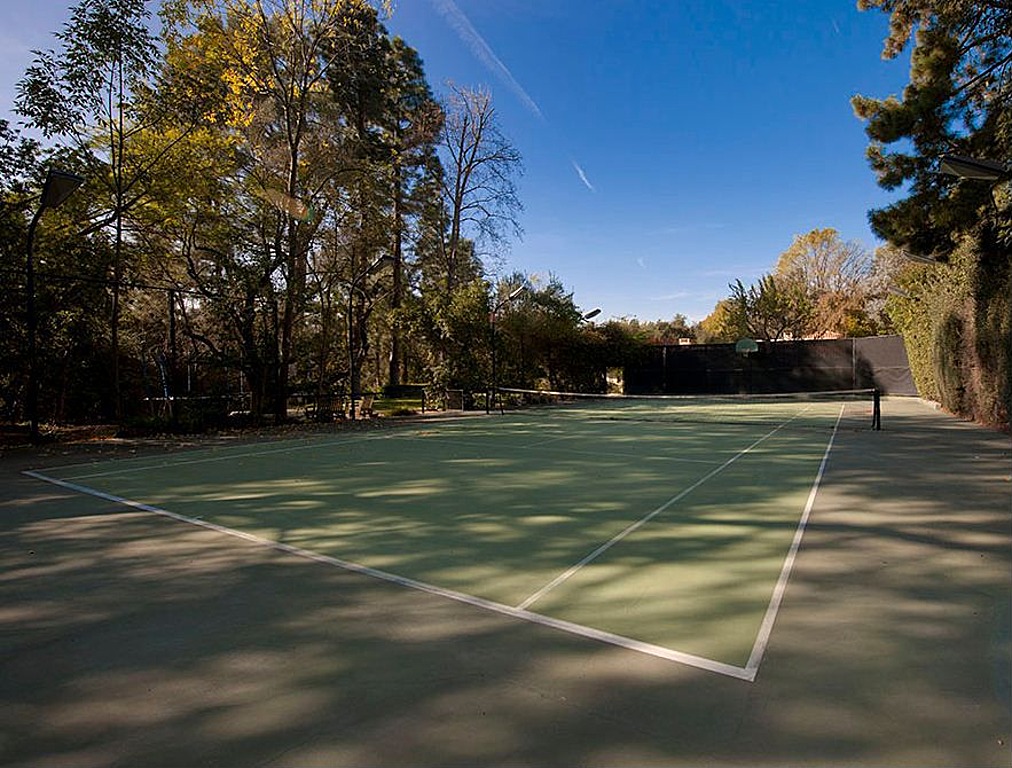 Pete Sampras Buys Estate With Private Rain Forest Tennis Court