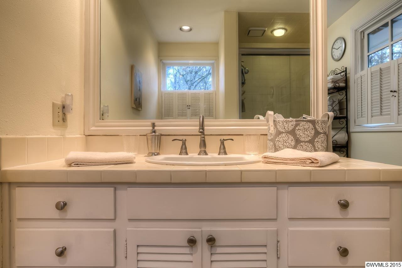 10 Best Bathroom Remodel Ideas On a Budget Zillow Digs