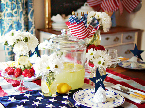 Five Labor Day Tablescape Ideas - HotPads Blog