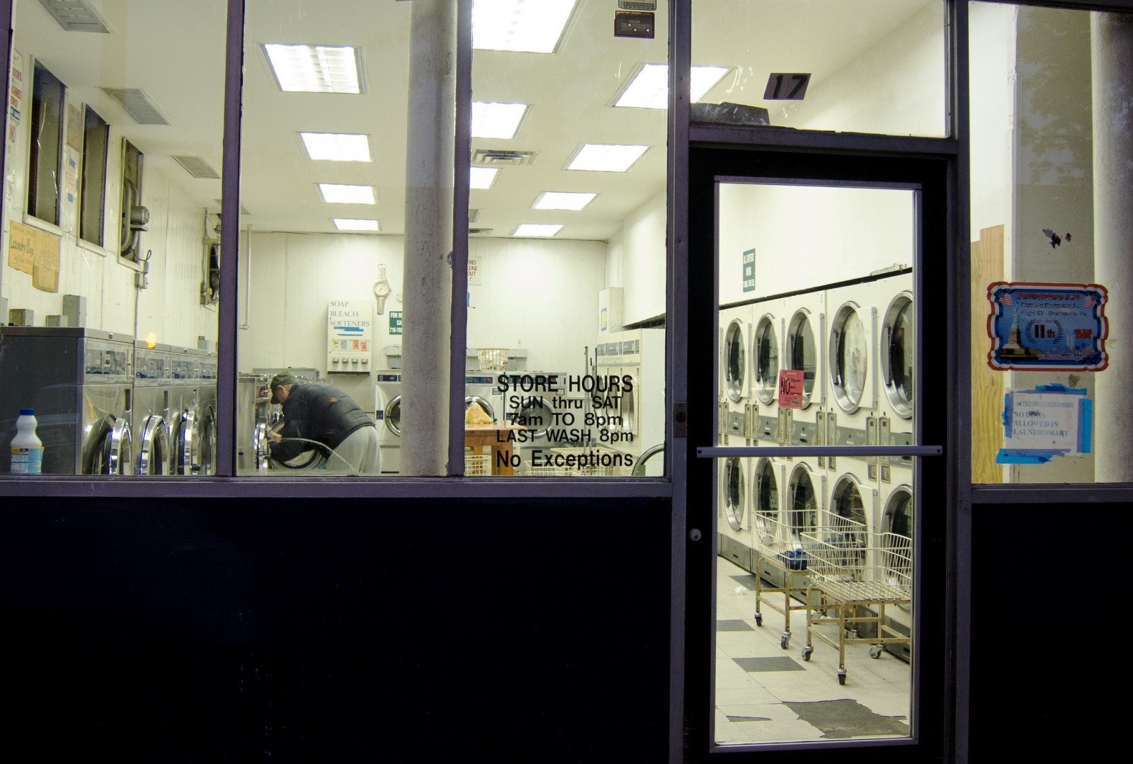 image of NYC laundromat
