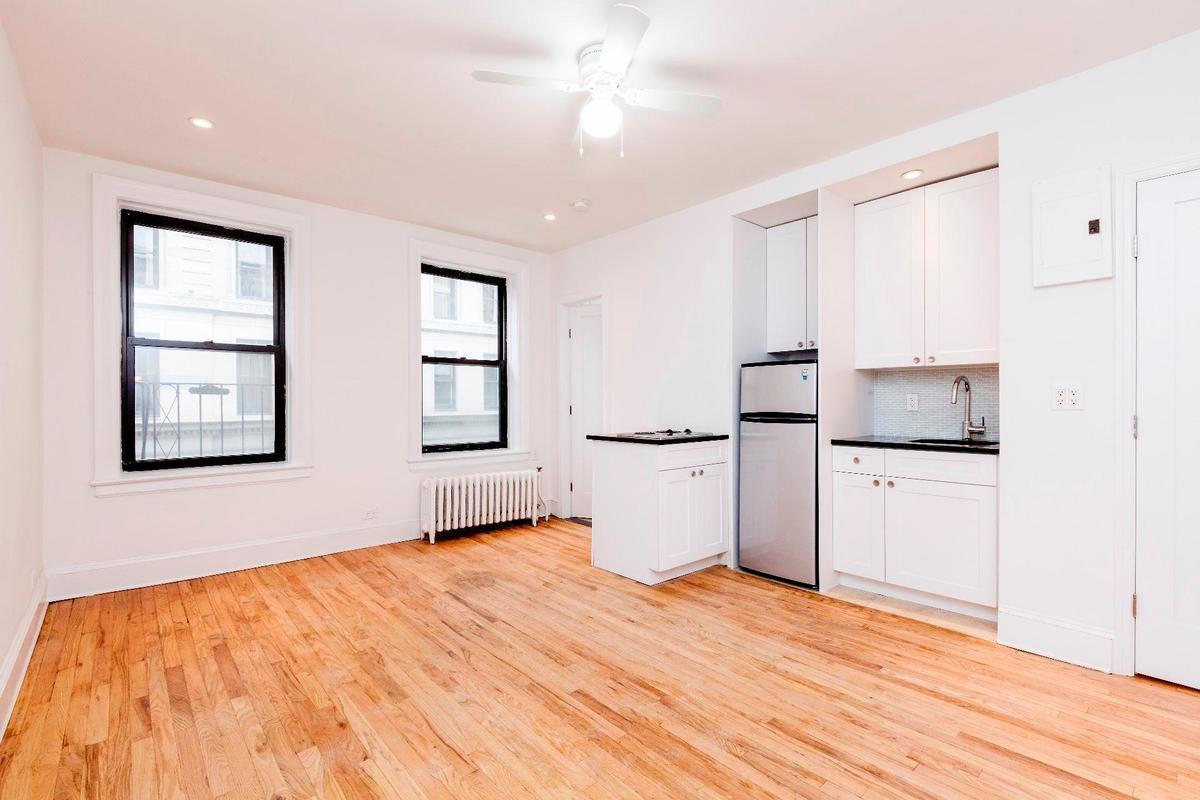 Photo of 172 Fifth Avenue apartment 5D