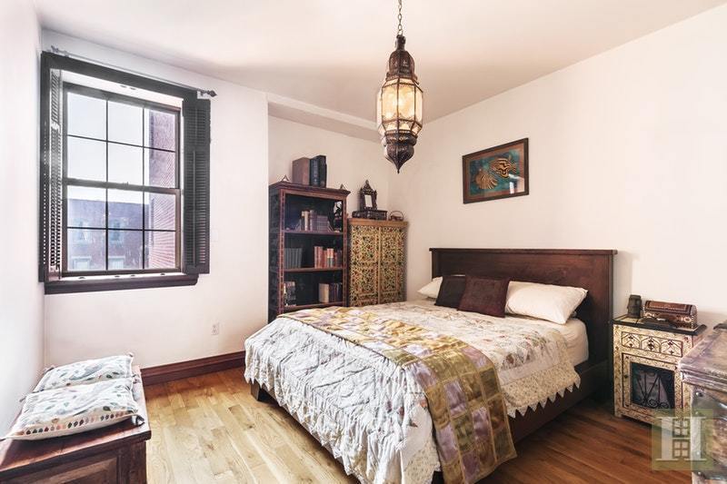 Image of clinton Hill mansion $870K