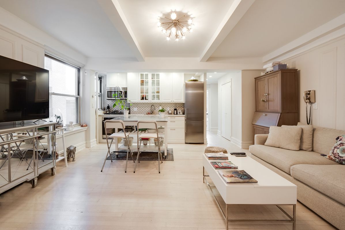 Image of 325 West 45th St #616