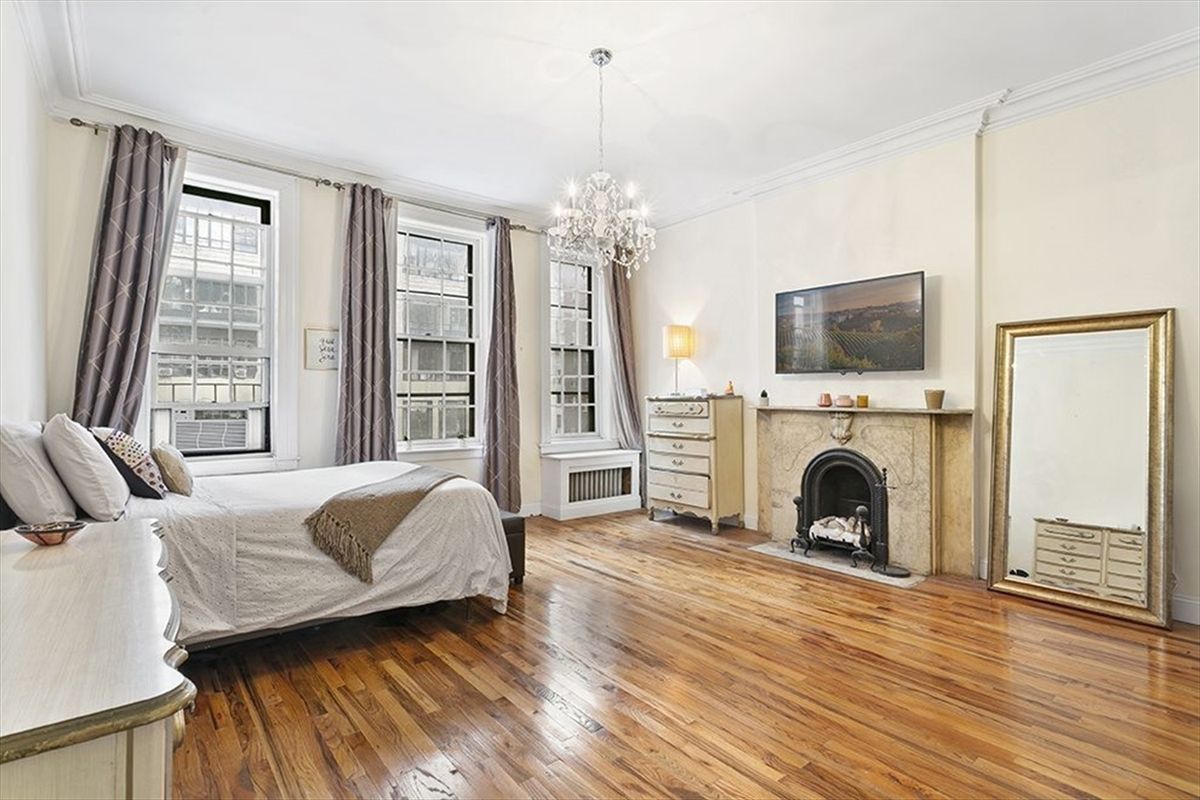 Image of 141 East 57th St #4F