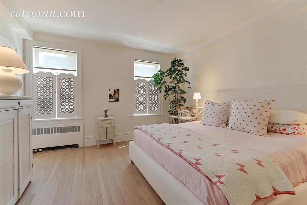 Barbara Corcoran bedroom