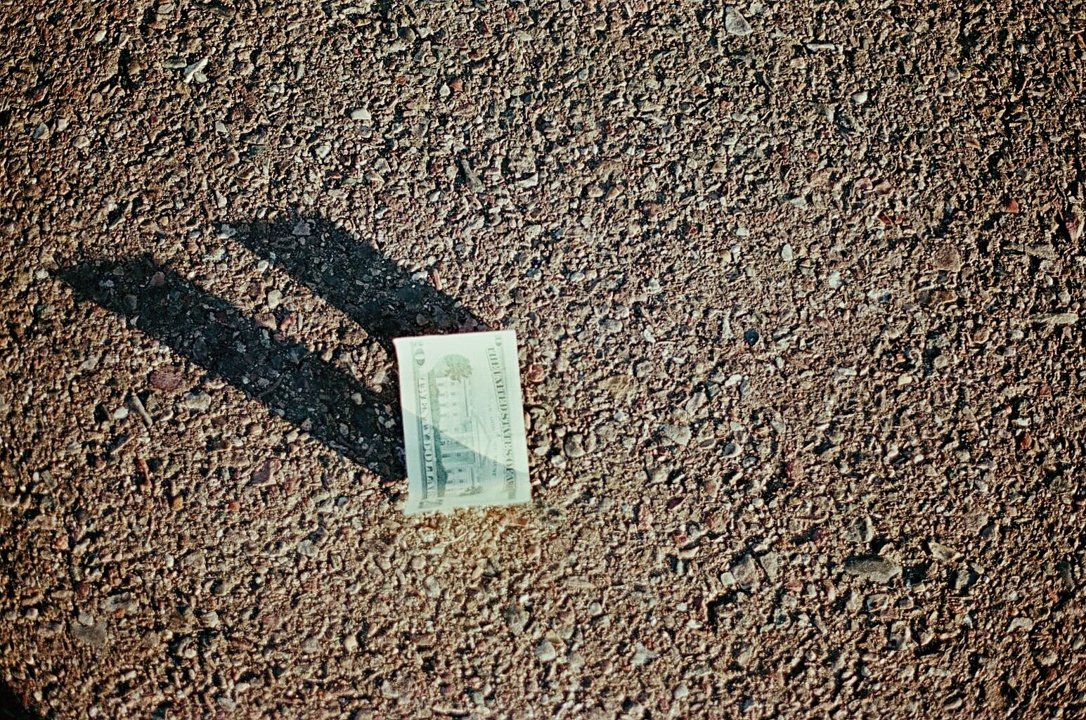 Image of money on the ground