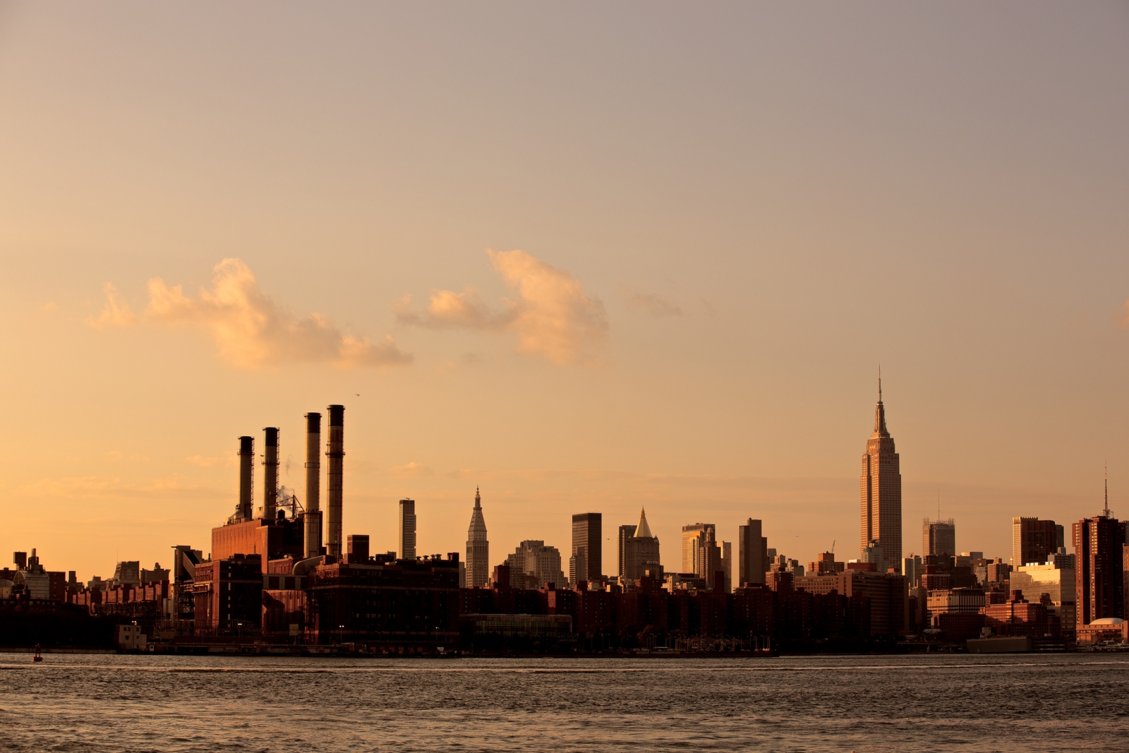 image of nyc skyline from williamsburg