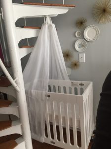 Crib in 1-bedroom 