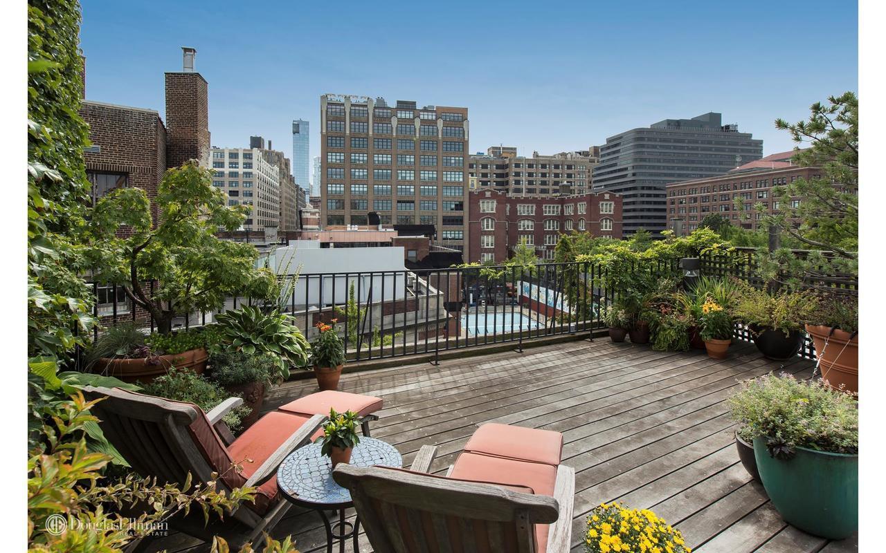 photo of Linda Ellerbee's deck at 17 St. Lukes Place