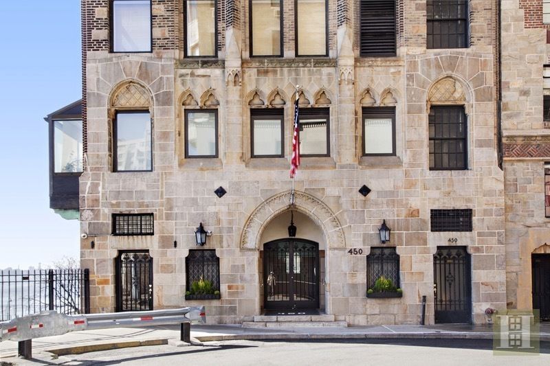 Photo of exterior of Greta Garbo's apartment at 450 East 52nd Street