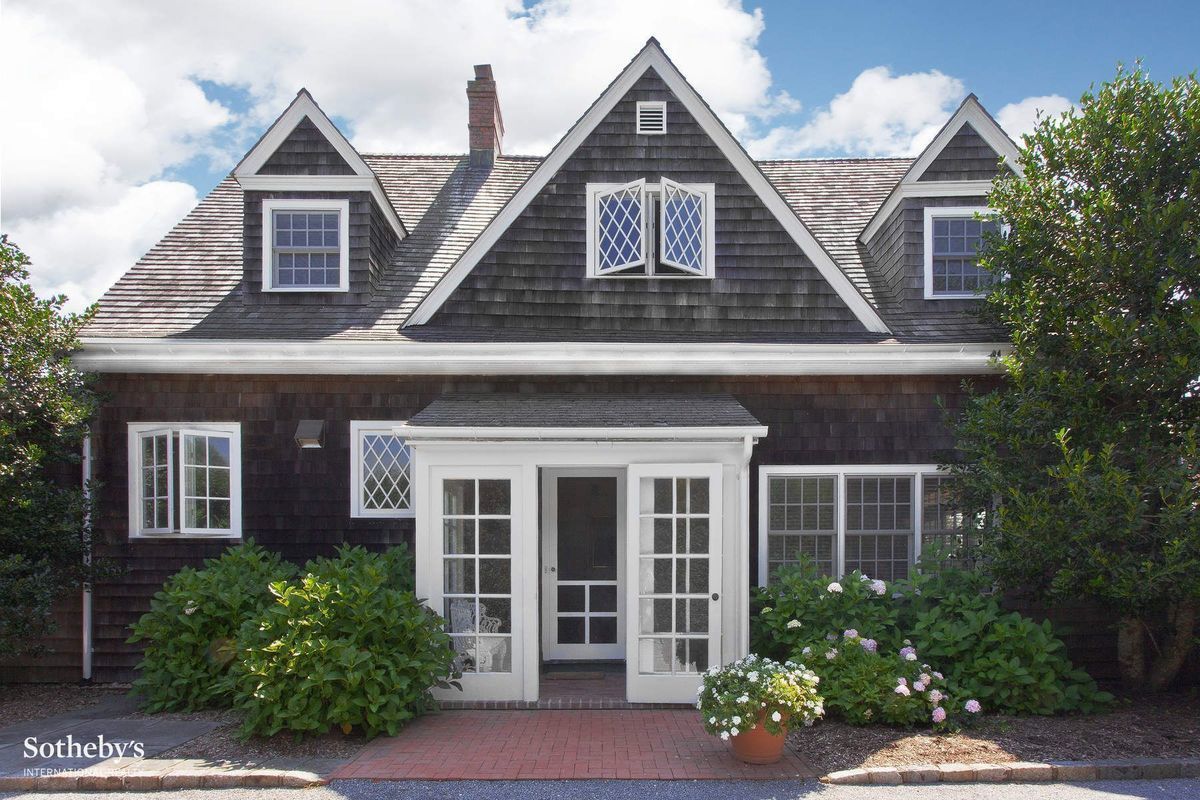 Grey Gardens Carriage House Hits The Market For 9 5m Streeteasy