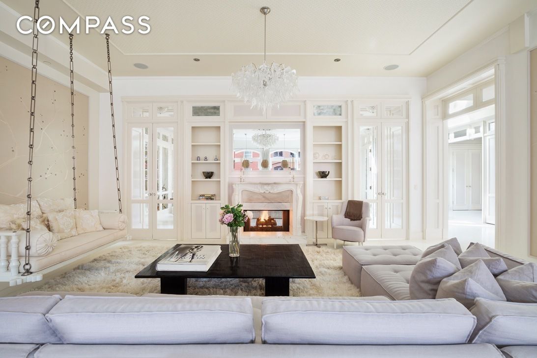 Photo of Gwyneth Paltrow and Chris Martin's Tribeca Living room