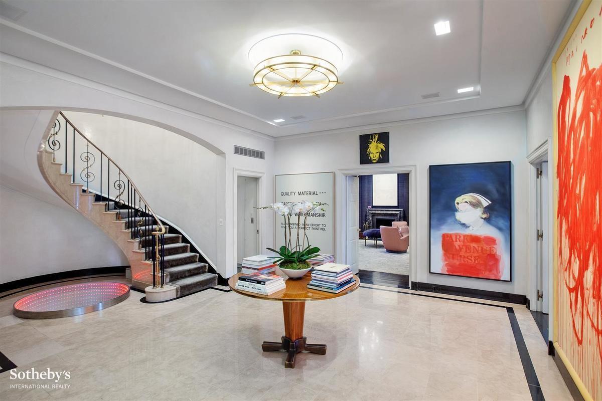 Photo of Jackie O's former apartment on Park avenue
