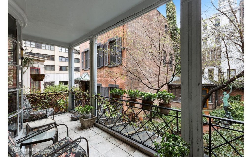 Photo of back terrace of 150 East 38th