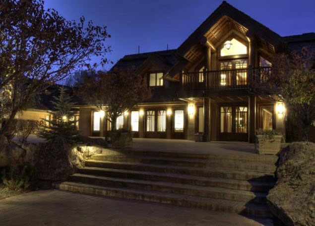 bruce-willis-lists-15m-lakeside-ranch-in-idaho-12 copy