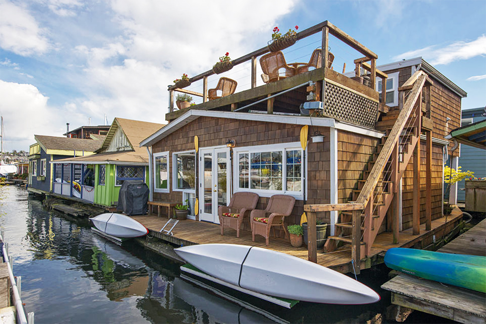start summer off right in one of these 5 houseboats