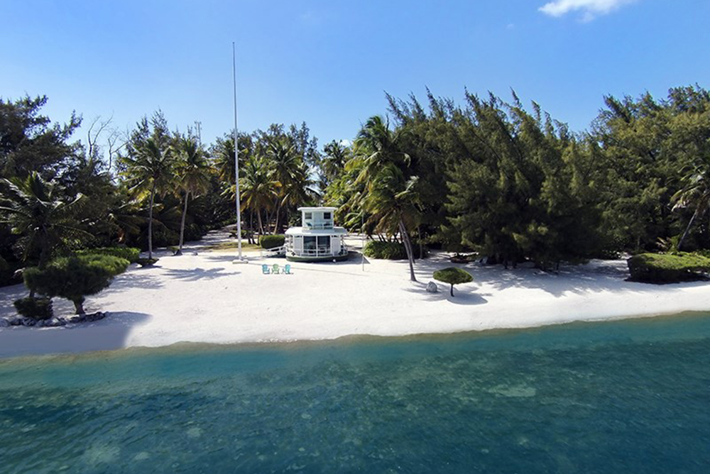 May2015-Trulia-Start-Summer-Off-Right-in-One-of-These-5-Houseboats-Islamorada
