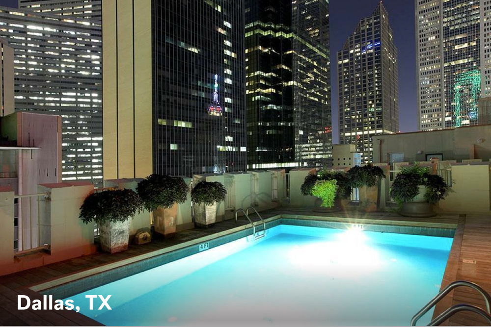 Apartment with rooftop pool in Dallas, TX