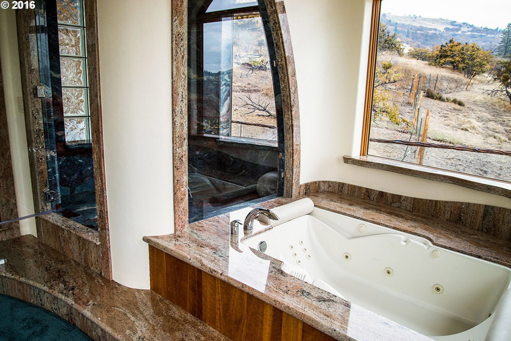 game of thrones house for sale in Ashland OR bathroom
