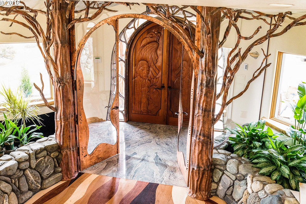 game of thrones house for sale in Ashland OR Entry