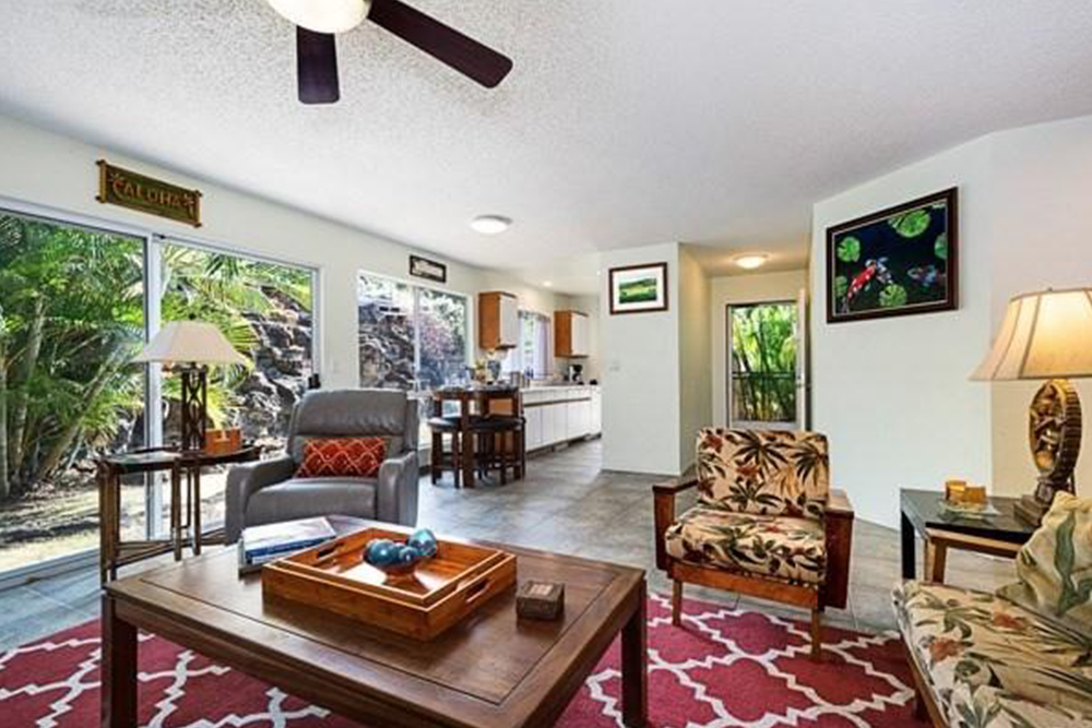 affordable hawaii real estate in kiipohaku living room