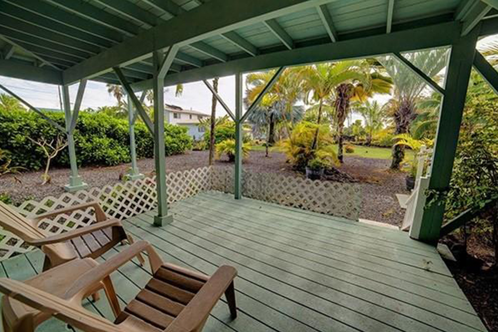 affordable hawaii real estate in pahoa backyard