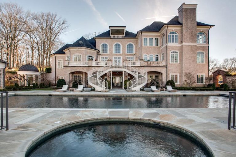 Kelly Clarksons Tennessee Mansion Hits The Market Celebrity Trulia