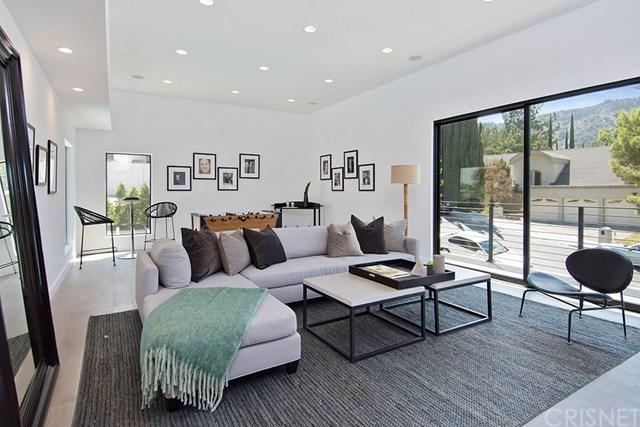 The League's Youngest Coach, Sean McVay, Scores Modern Home in Encino ...